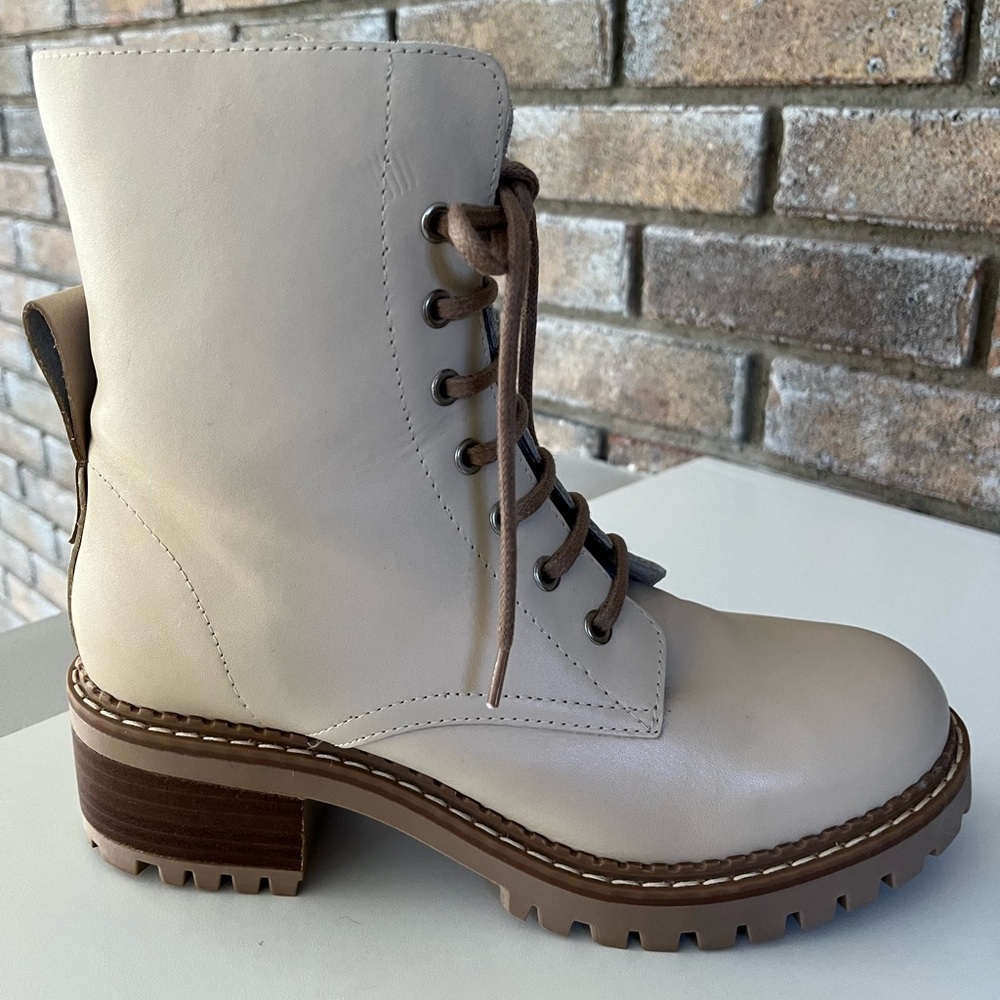 Beige Bertuchi Leather Boots - Size 8